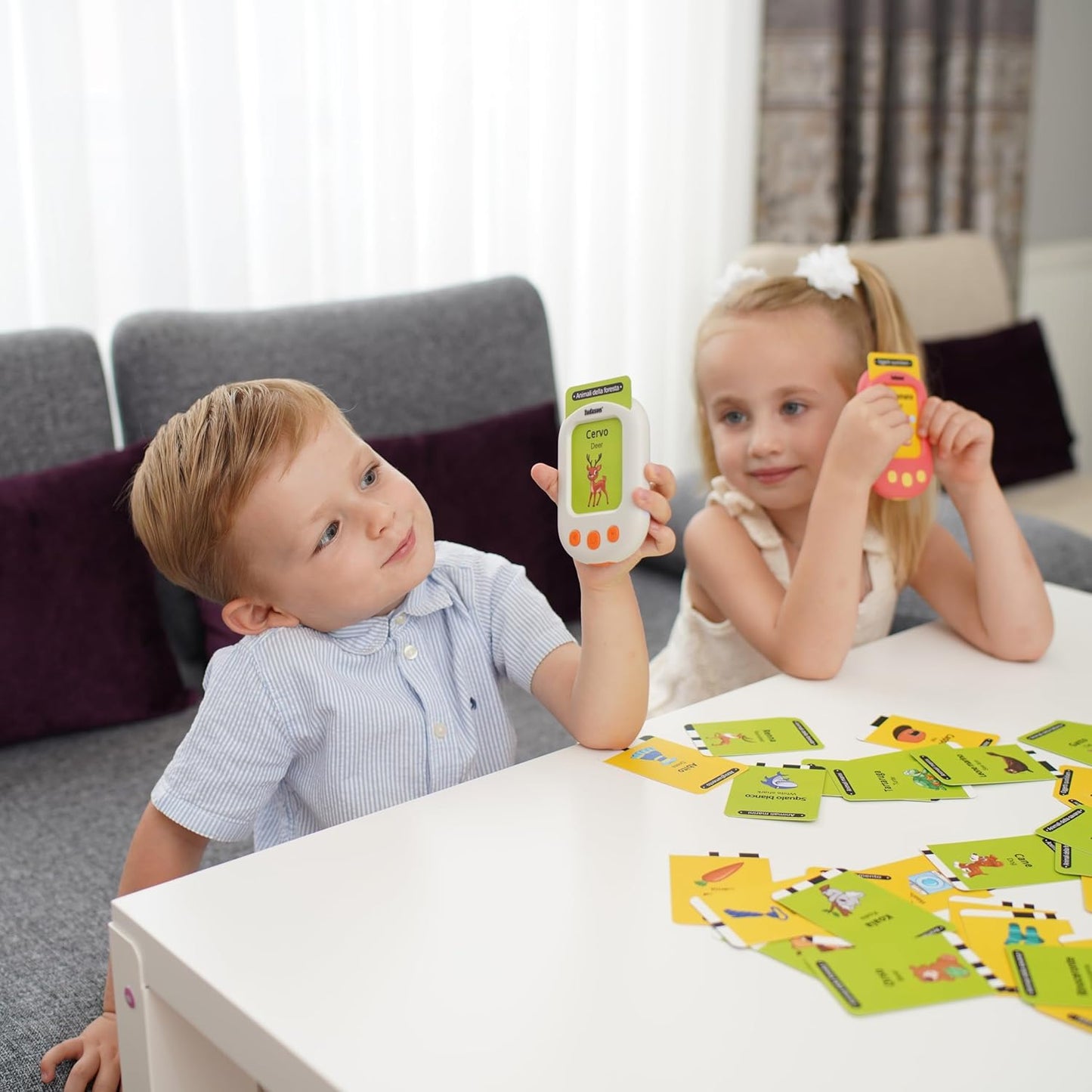 Carte Parlanti Montessori Italiano-Inglese, 224 Vocaboli E 18 Temi Educativi, Il Miglior Giocattolo per Imparare Nuove Parole in Modo Divertente, Idea Regalo 2-6 Anni, Guarda Il Video